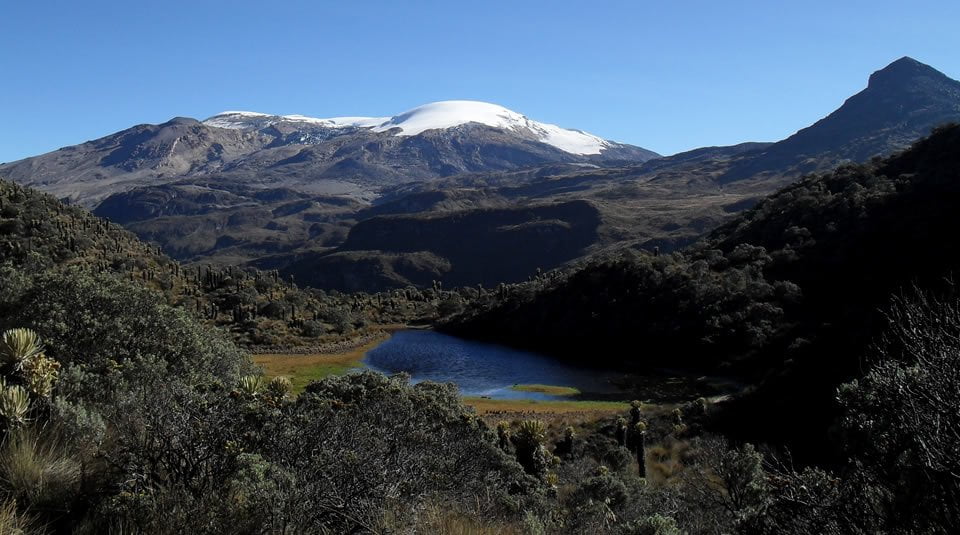 Panorámica del Parques Nacionales Naturales de Colombia Parque Nacional Natural Los Nevados 