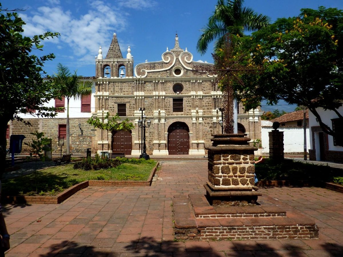 Iglesia de Santa Barbara de Santa Fe de Antioquia