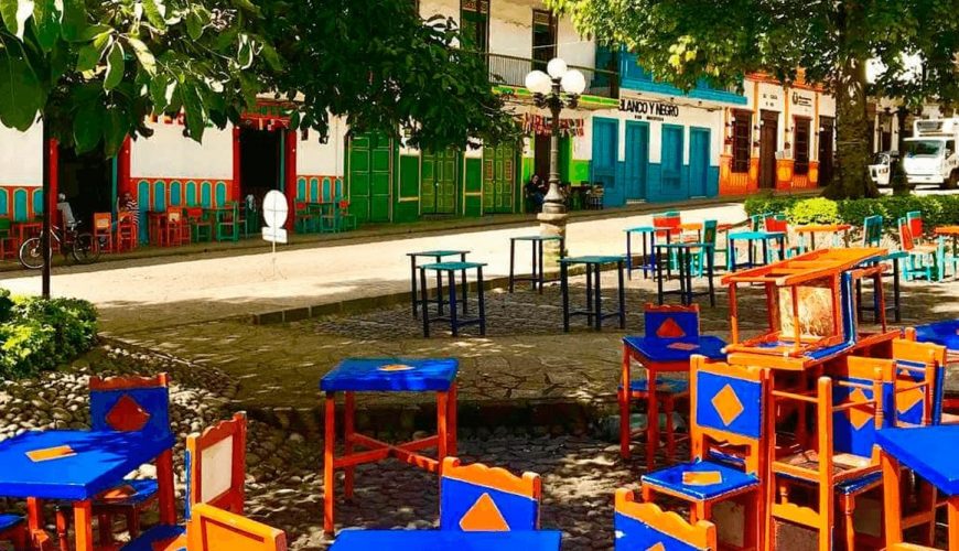 Parque de Jardín con sus tradicionales sillas