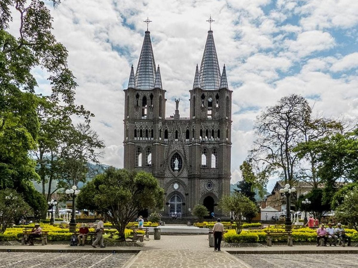 - Lugares Turísticos de Antioquia: Basílica Inmaculada Concepción 