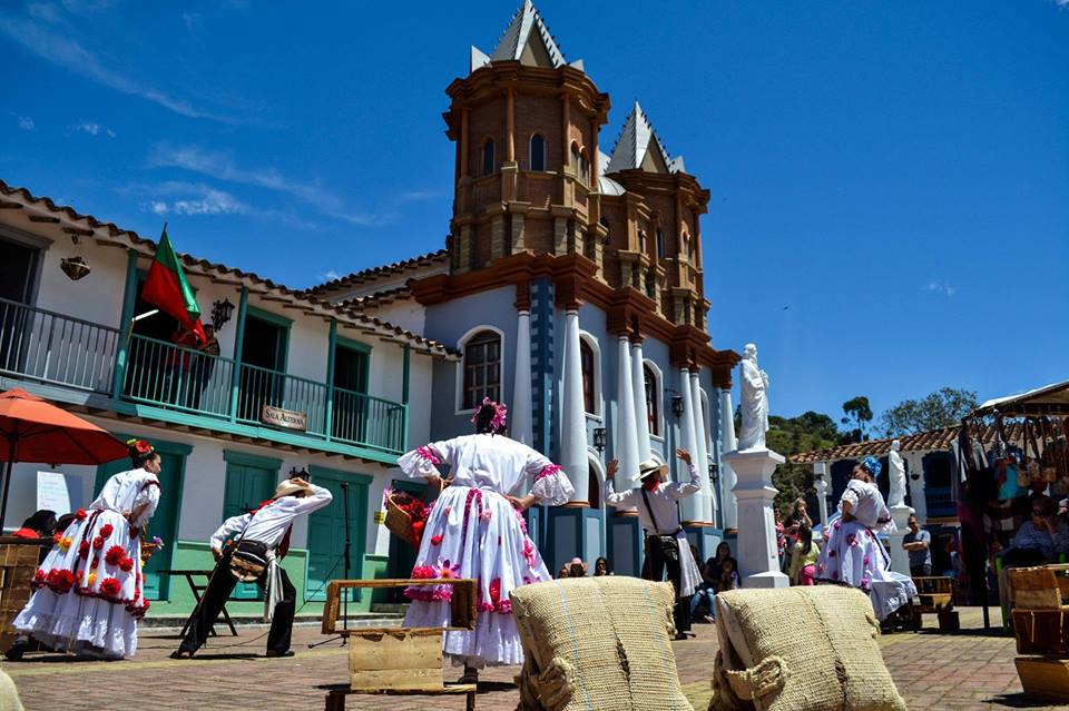 Réplica Viejo Peñol