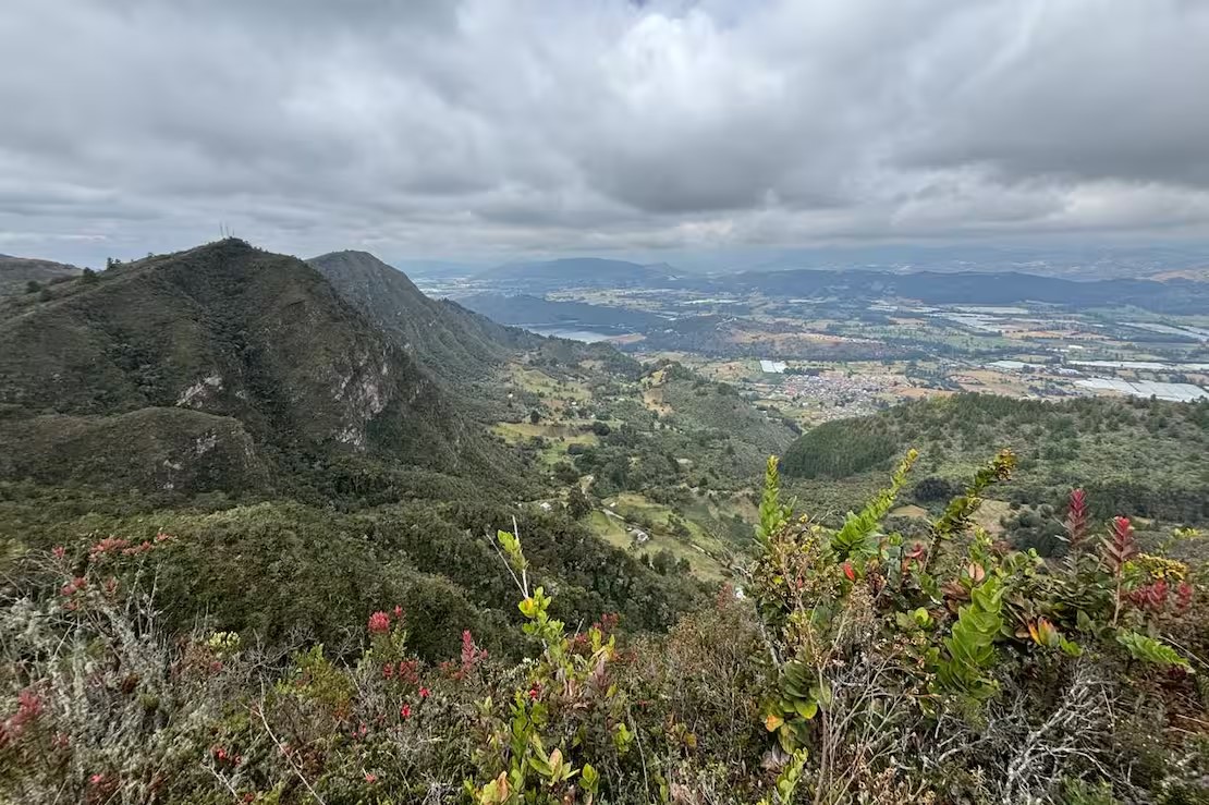 cómo llegar a la Laguna de Guatavita en bus