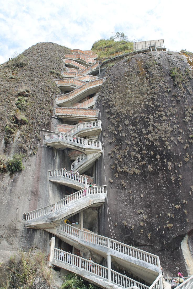 Historia de la Piedra del Peñol