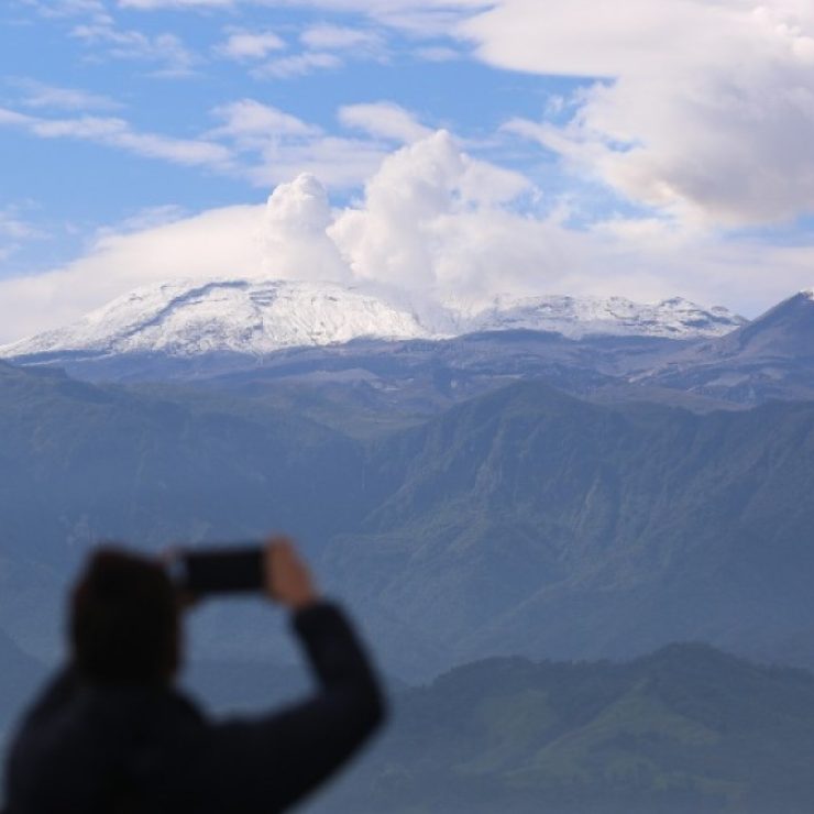 dónde queda el nevado del ruíz